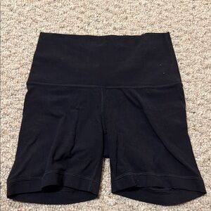 XS Aritzia TNA black biker shorts